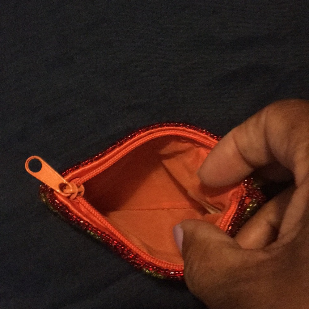 Beaded wallet - Picture 2 of 2